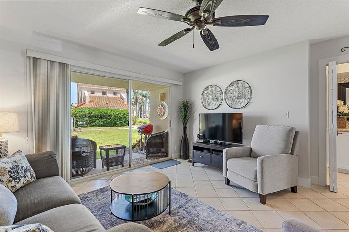 Image No.24-2 Bed Property for sale