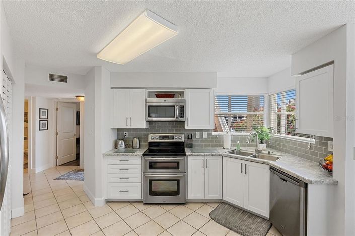 Image No.6-2 Bed Property for sale