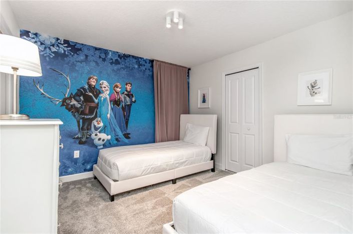 Image No.11-6 Bed Property for sale