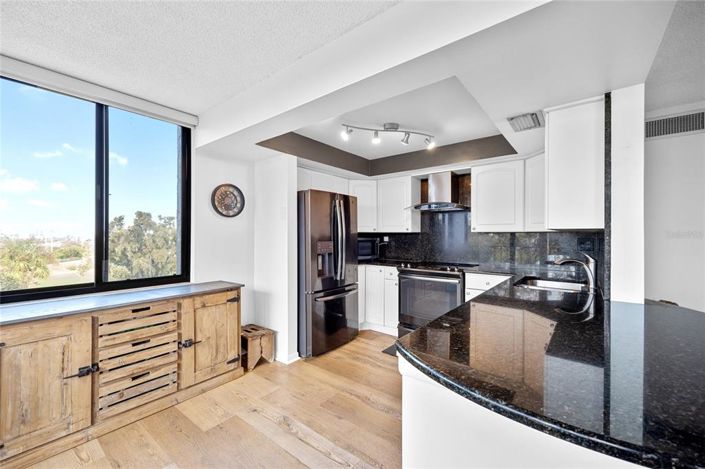 Image No.11-2 Bed Property for sale