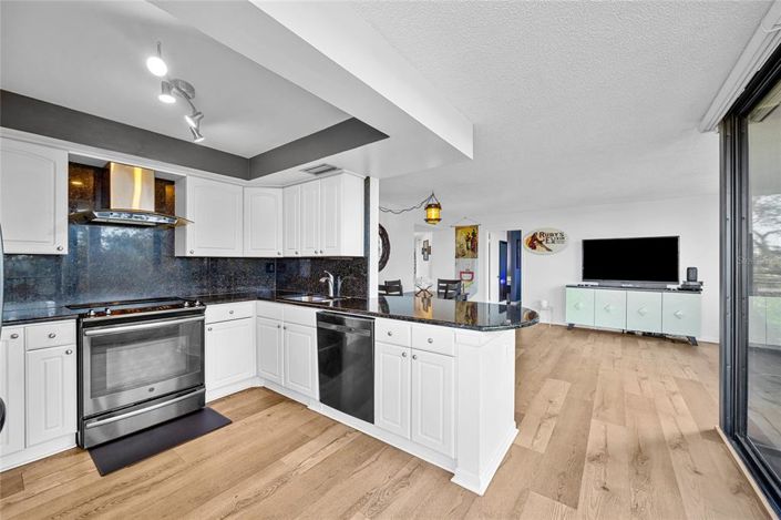 Image No.13-2 Bed Property for sale