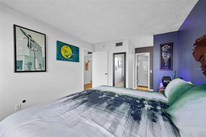 Image No.22-2 Bed Property for sale