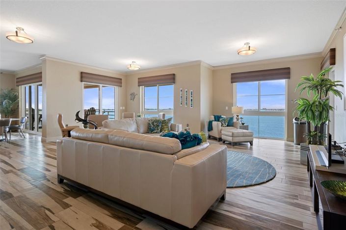 Image No.12-3 Bed Property for sale