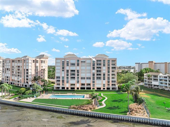 Image No.43-3 Bed Property for sale