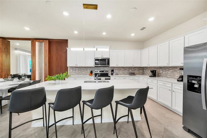 Image No.11-10 Bed Property for sale