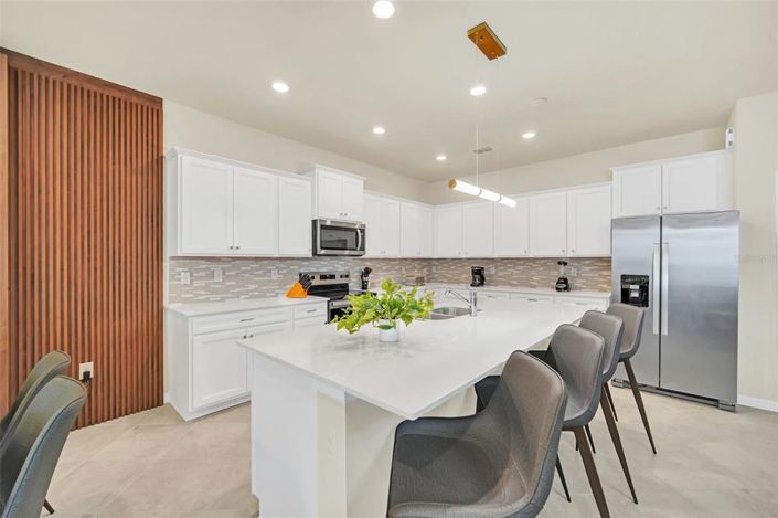 Image No.12-10 Bed Property for sale