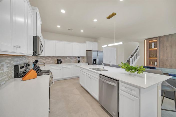 Image No.14-10 Bed Property for sale