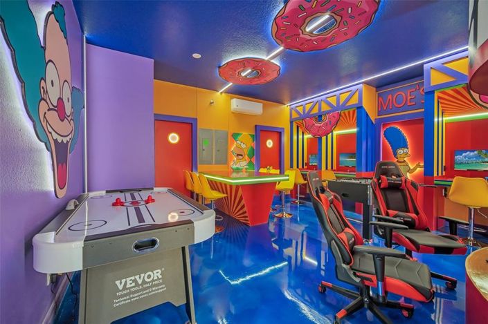 Image No.18-10 Bed Property for sale