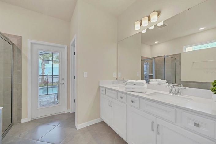 Image No.25-10 Bed Property for sale