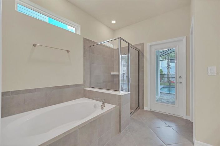 Image No.26-10 Bed Property for sale