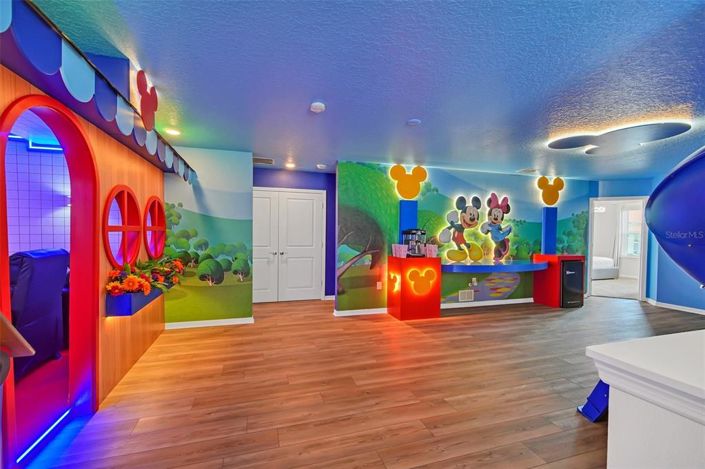 Image No.30-10 Bed Property for sale