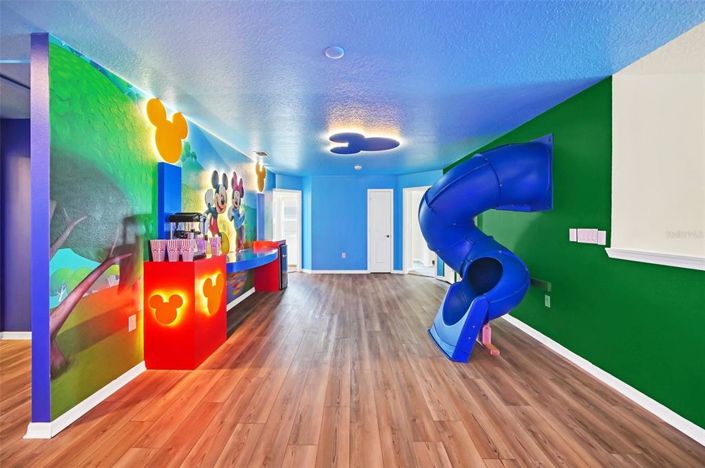 Image No.32-10 Bed Property for sale