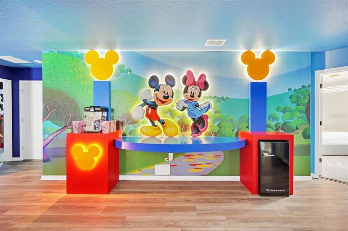 Image No.33-10 Bed Property for sale