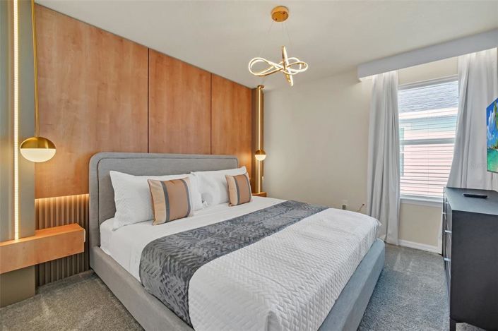 Image No.42-10 Bed Property for sale