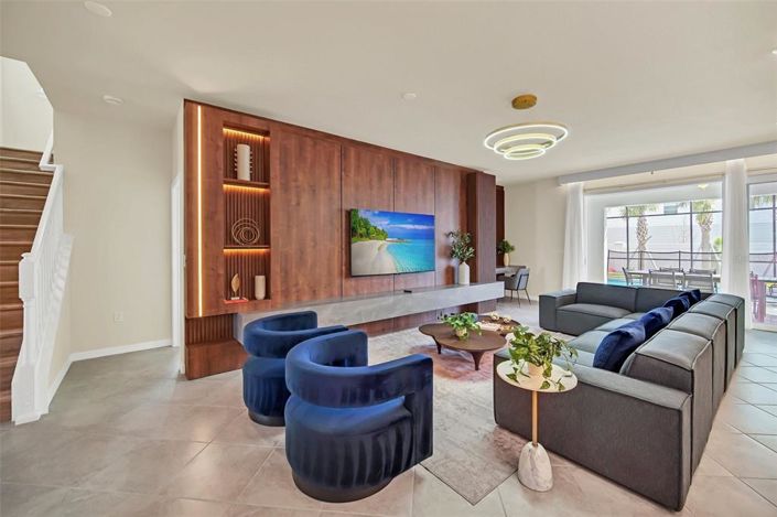 Image No.6-10 Bed Property for sale