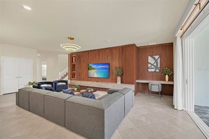 Image No.8-10 Bed Property for sale