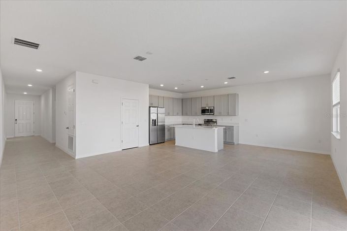 Image No.4-4 Bed Property for sale