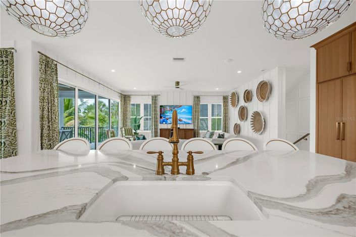 Image No.26-9 Bed Property for sale