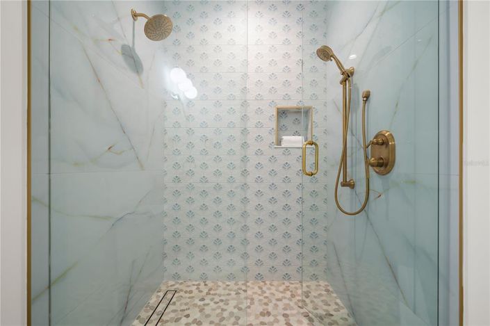Image No.39-9 Bed Property for sale
