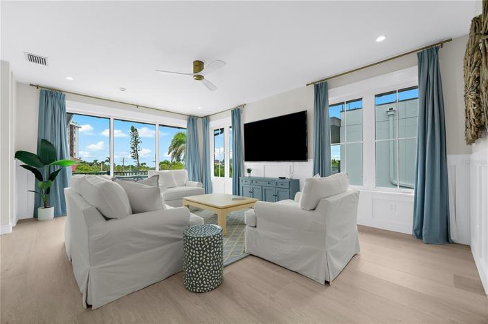 Image No.58-9 Bed Property for sale