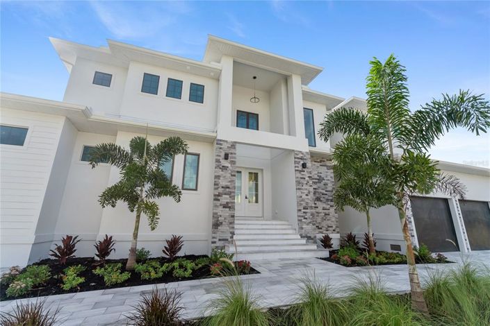 Image No.2-4 Bed Property for sale