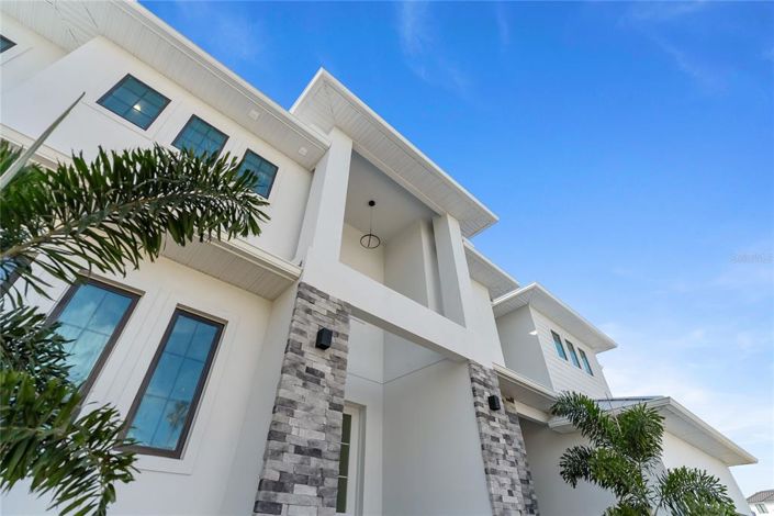 Image No.25-4 Bed Property for sale