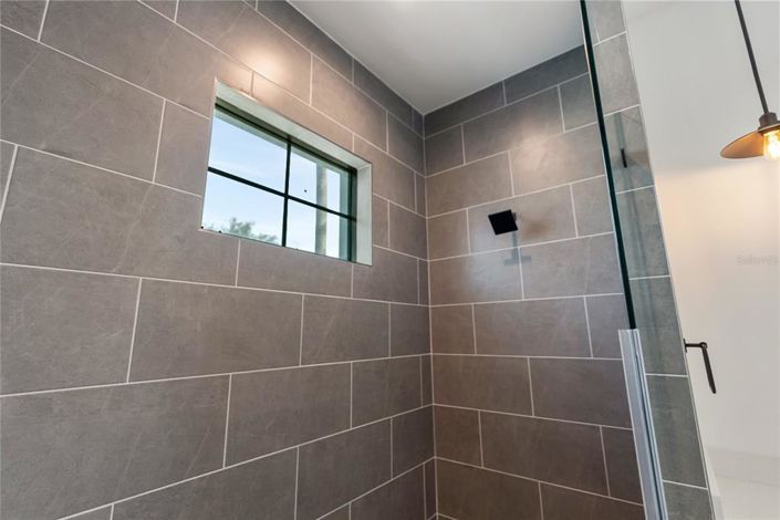 Image No.28-4 Bed Property for sale