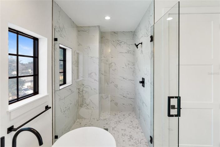 Image No.41-4 Bed Property for sale