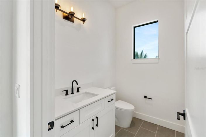 Image No.43-4 Bed Property for sale