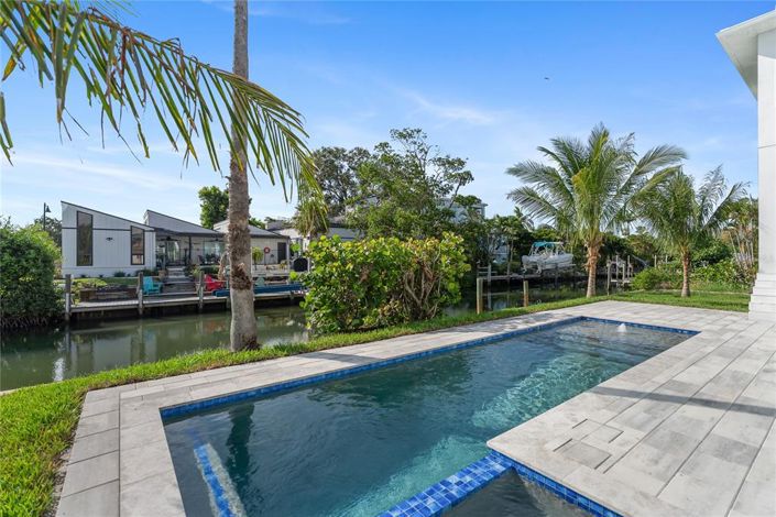 Image No.5-4 Bed Property for sale