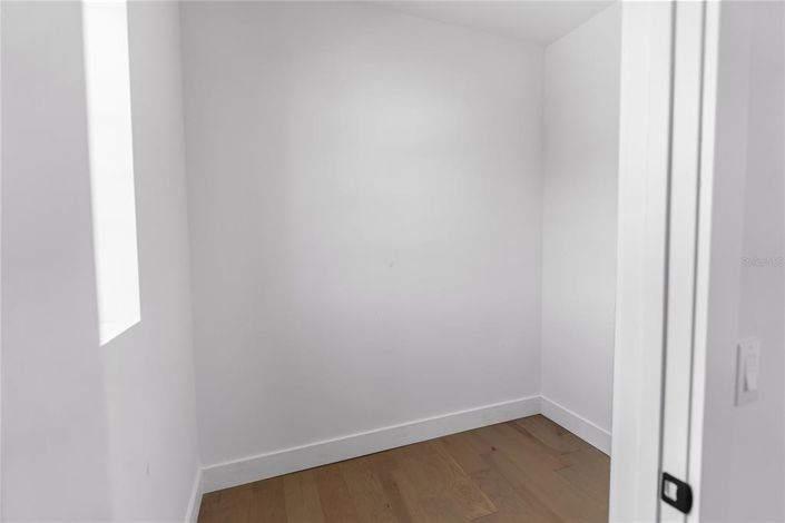 Image No.53-4 Bed Property for sale