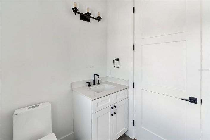 Image No.56-4 Bed Property for sale