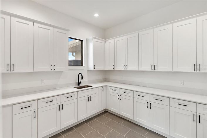 Image No.8-4 Bed Property for sale