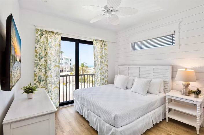 Image No.25-7 Bed Property for sale