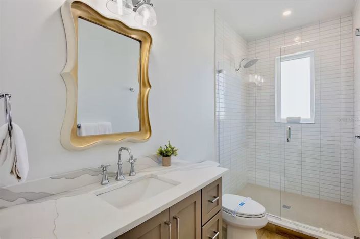 Image No.32-7 Bed Property for sale