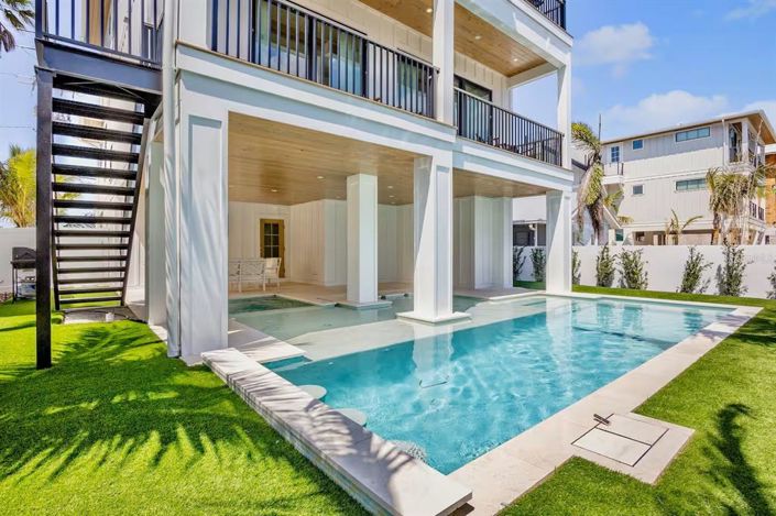 Image No.42-7 Bed Property for sale