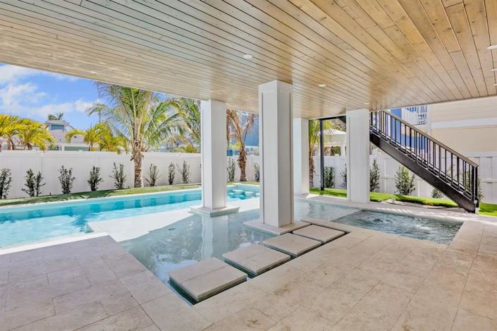 Image No.44-7 Bed Property for sale