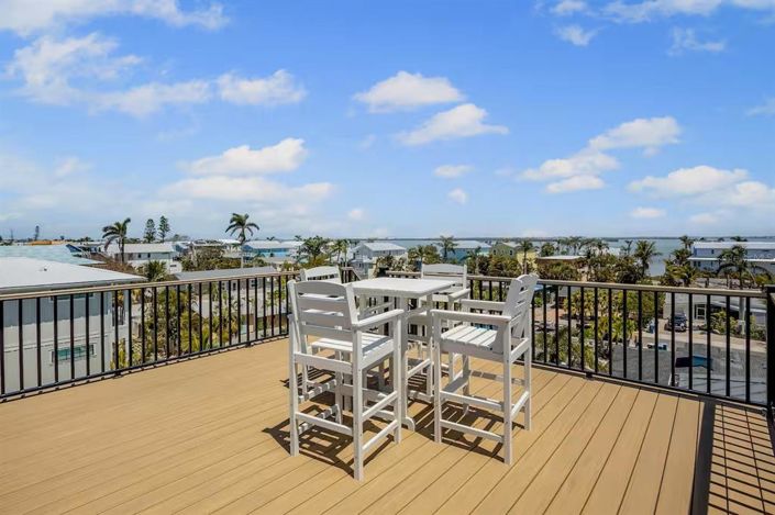 Image No.52-7 Bed Property for sale