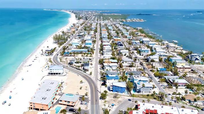 Image No.57-7 Bed Property for sale