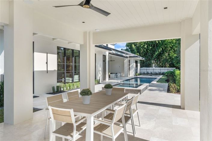 Image No.10-5 Bed Property for sale