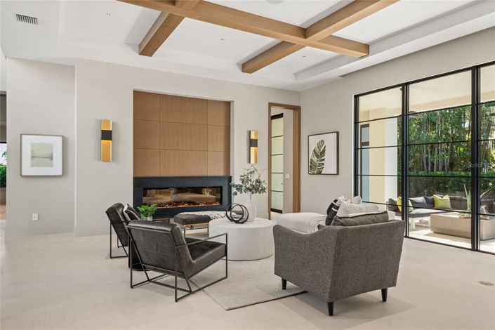 Image No.14-5 Bed Property for sale