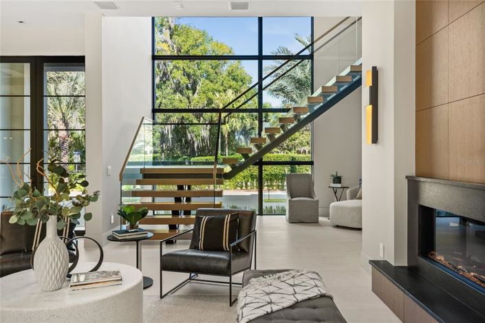 Image No.18-5 Bed Property for sale