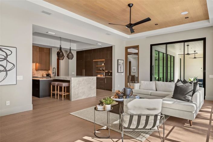 Image No.23-5 Bed Property for sale