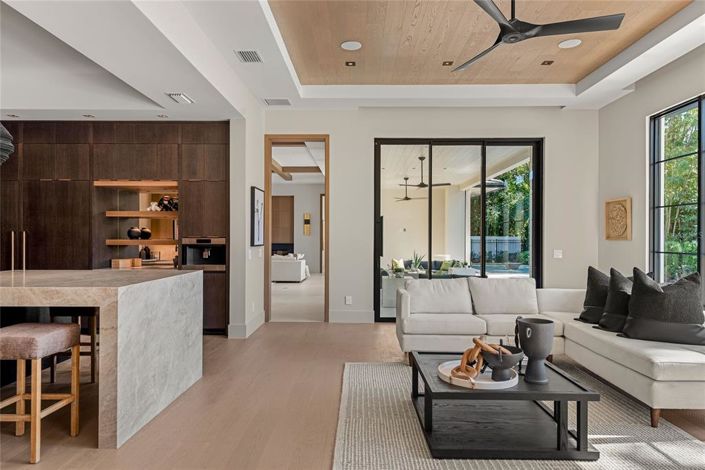 Image No.32-5 Bed Property for sale