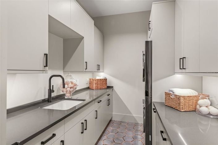 Image No.32-5 Bed Property for sale