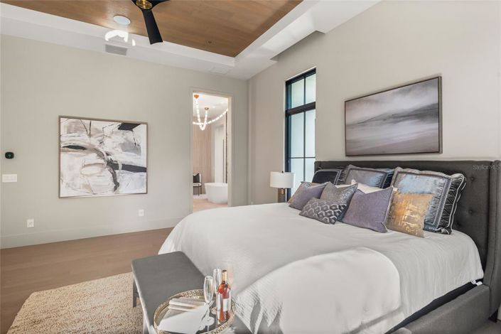 Image No.36-5 Bed Property for sale