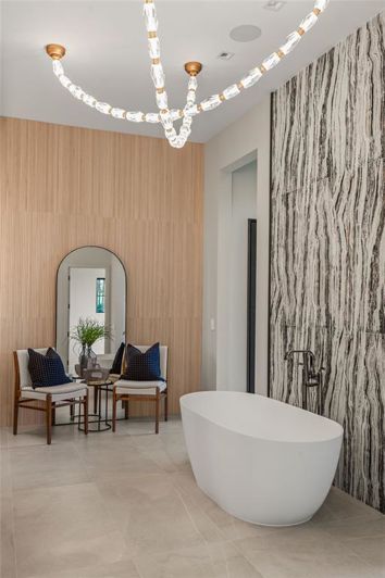 Image No.45-5 Bed Property for sale