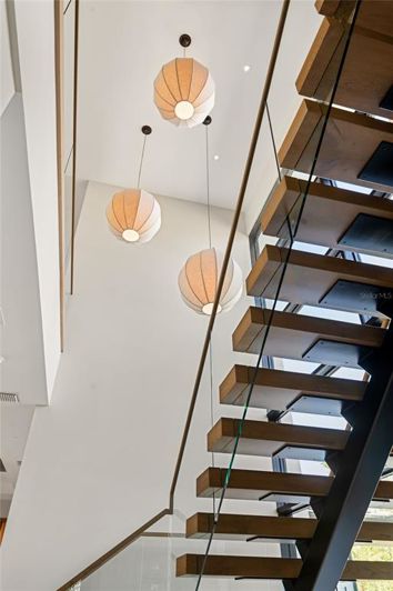 Image No.47-5 Bed Property for sale