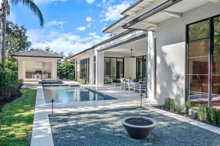 Image No.6-5 Bed Property for sale