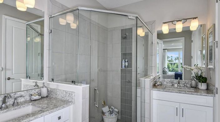 Image No.7-4 Bed Property for sale